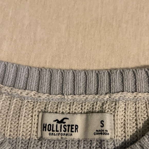 White and blue striped Hollister sweater - Picture 8 of 8